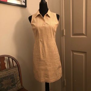 Cute summer shift seersucker cotton with a smidgen of spandex. 34” L LIZSPORT